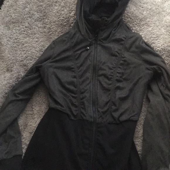 Athletica LULULEMON REVERSABLE JACKET ! - Picture 4 of 5